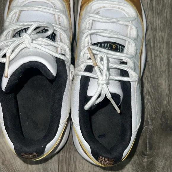 Jordan 11 low closing  ceremonies, Gold and White Sneakers 6y no box EUC - Picture 7 of 7